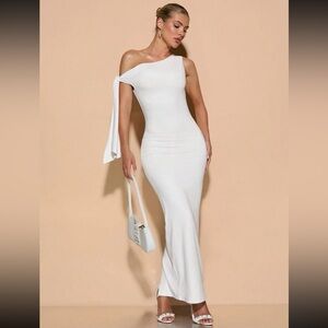 White asymmetrical Sleeve Dress